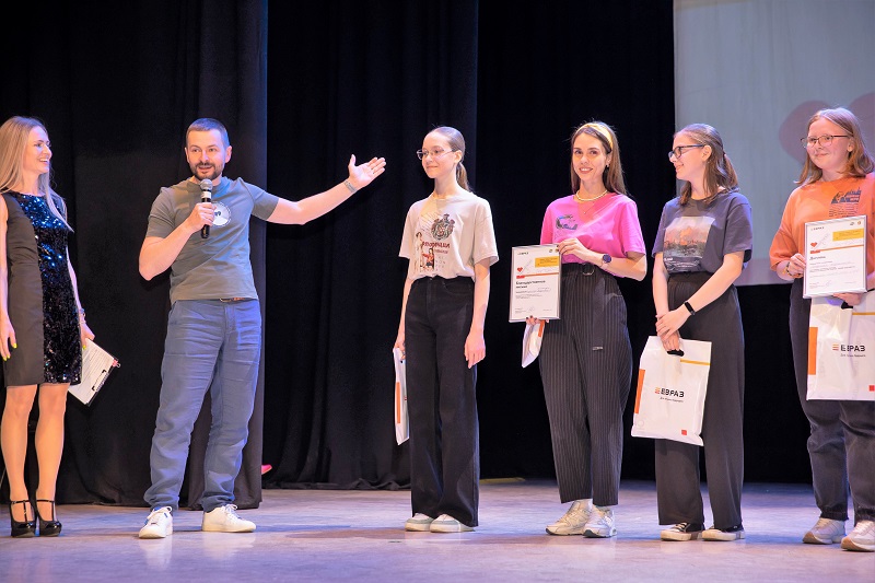 Фото - Дети — городу: в Нижнем Тагиле и Качканаре прошли итоговые фестивали проекта «ЕВРАЗ: Люди будущего»